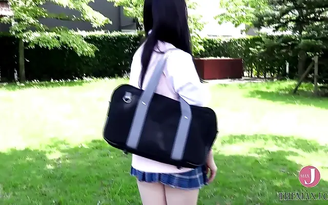 Her petite frame and soft curves ignite a steamy Japanese amateur encounter