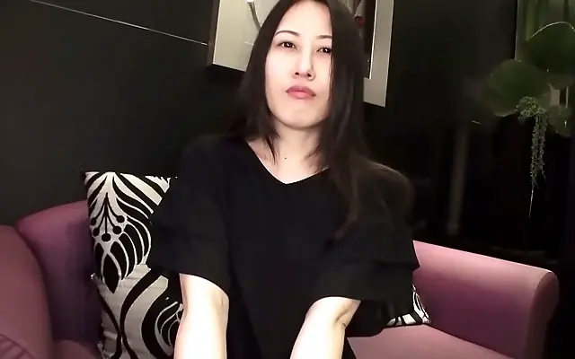 少妇出轨 资源在线 又爽又黄 亚洲精品一区二区 Silk sheets and secret lust as Cumiko Kato cheats on her bored marriage