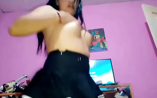 同学 人妻精品 理伦片 无码免费 Dances slow in her bedroom, this hot amateur teases and touches herself