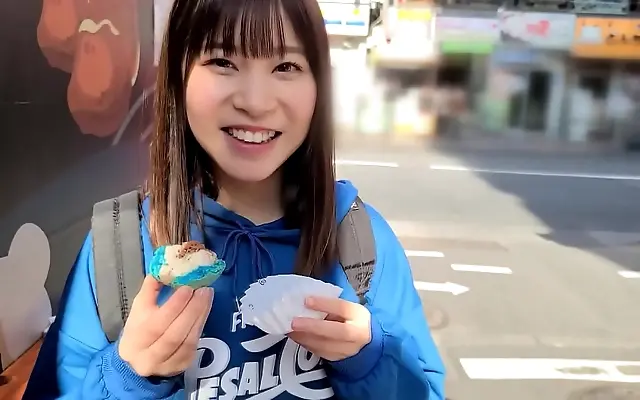 Cute Japanese Slut Gives Amazing Blowjob and Squirts Hardcore